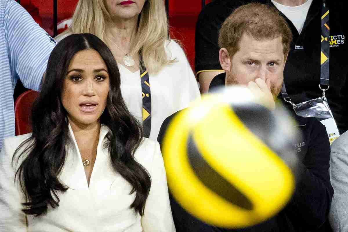 Meghan Markle imbarazzo video grotteschi